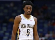 包含曝小琼斯右膝内侧副韧带二级扭伤六周后复查的词条