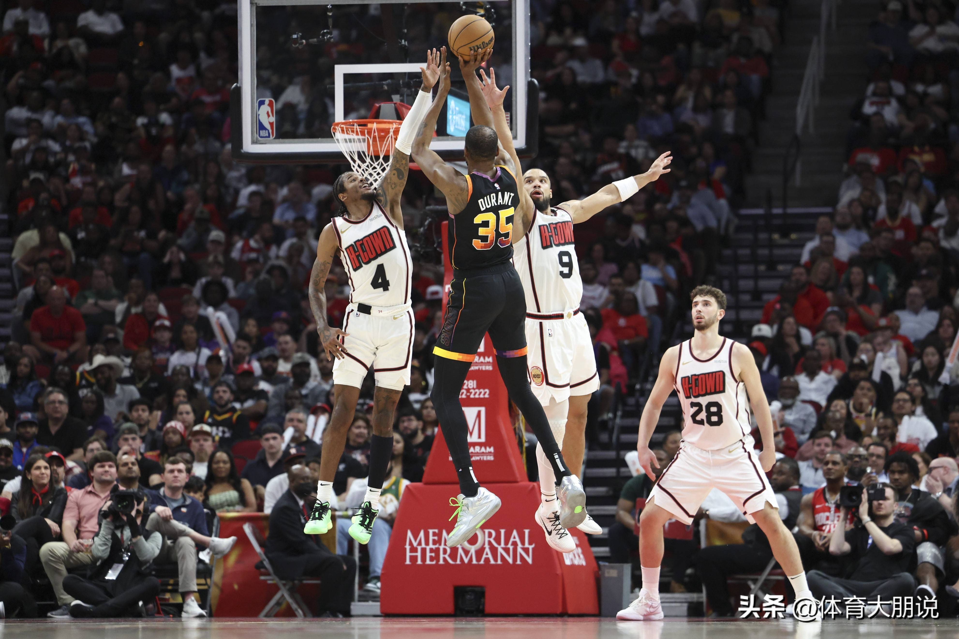 678体育-NBA球员涉嫌违规，联盟或将展开调查(nba球员犯规规则)