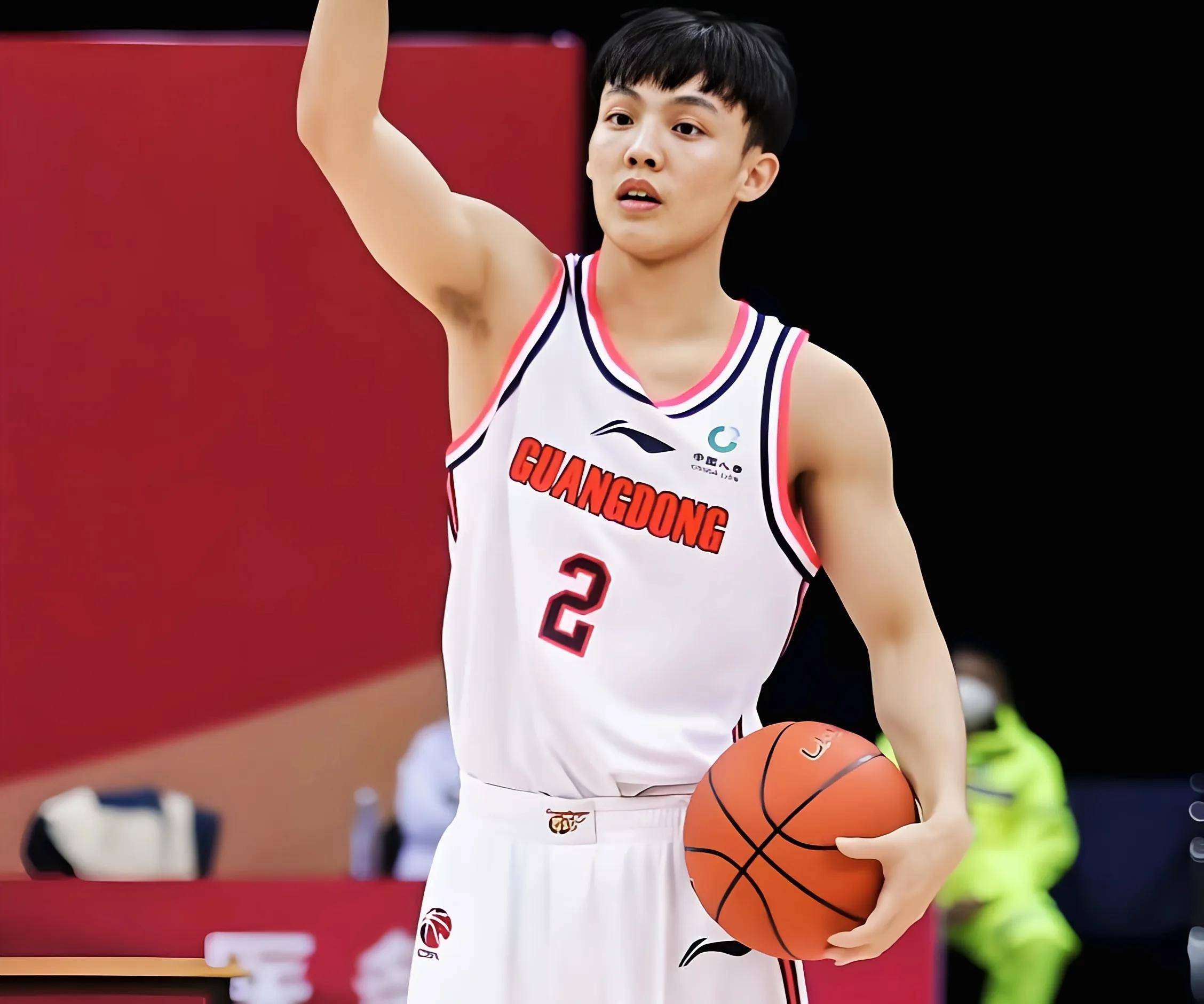 徐杰16+12广东胜天津杨瀚森18+10青岛胜深圳的简单介绍