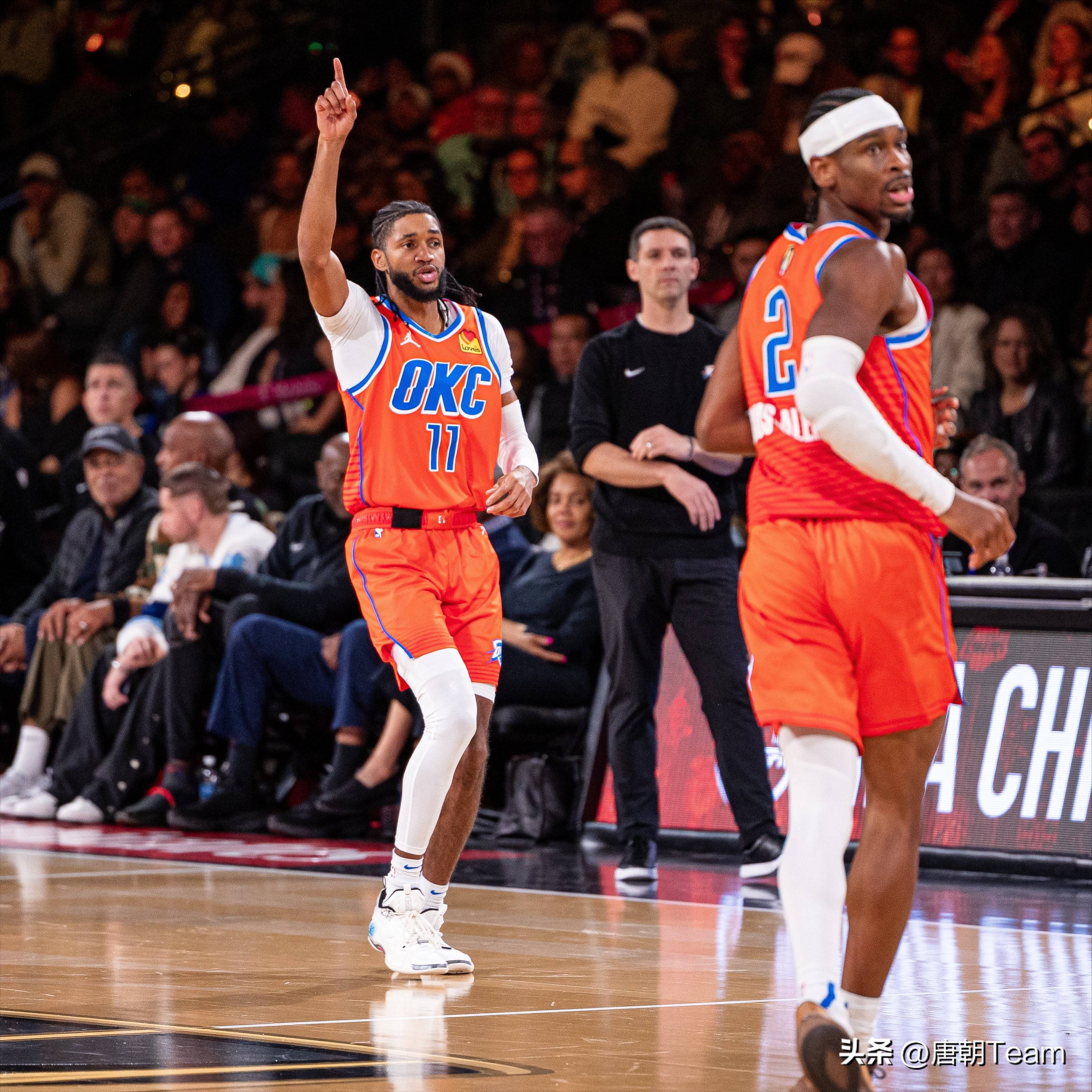亚历山大生涯前两场总决赛合砍72分创NBA新纪录的简单介绍