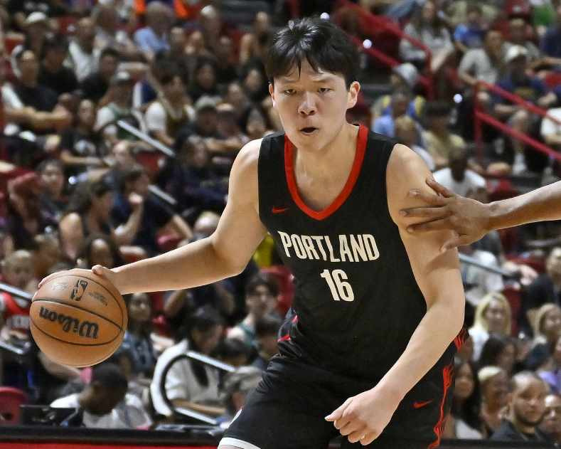 杨瀚森15分3板2帽NBA夏联开拓者击败鹈鹕